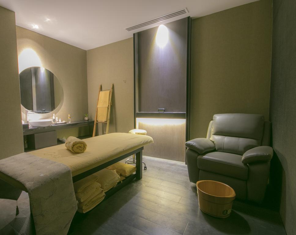 I'M Hotel - Multiple Use Hotel Makati City Exterior foto A treatment room at a spa