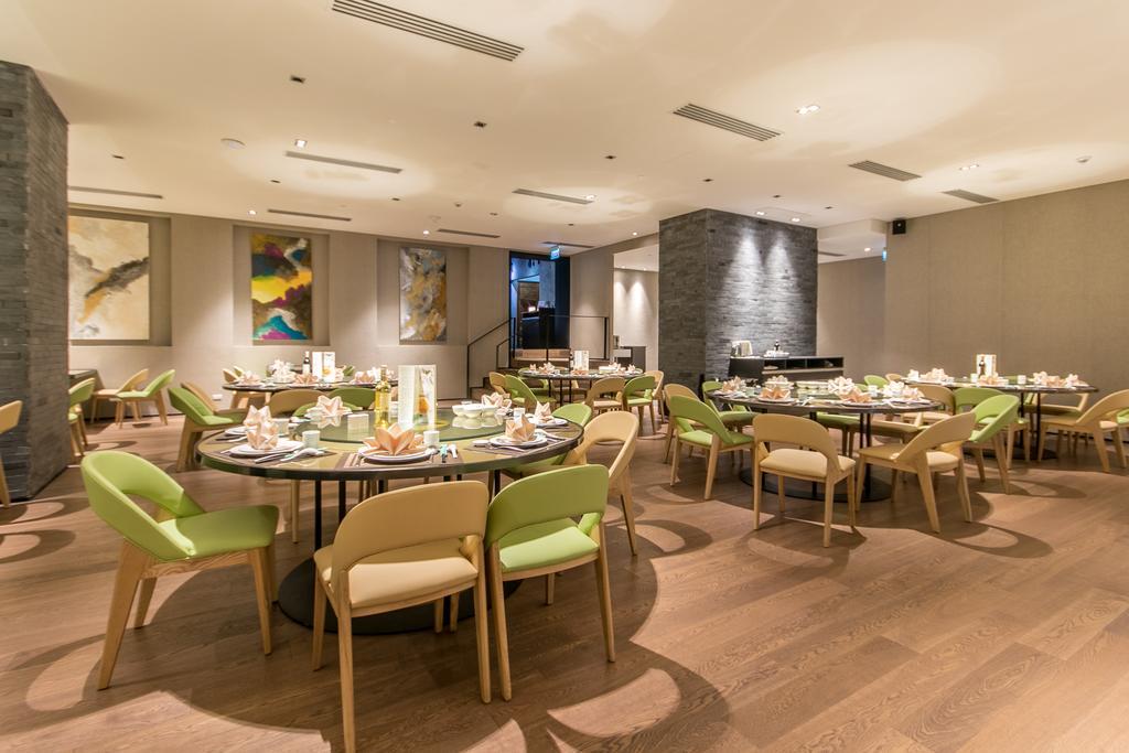 I'M Hotel - Multiple Use Hotel Makati City Exterior foto The interior of the restaurant