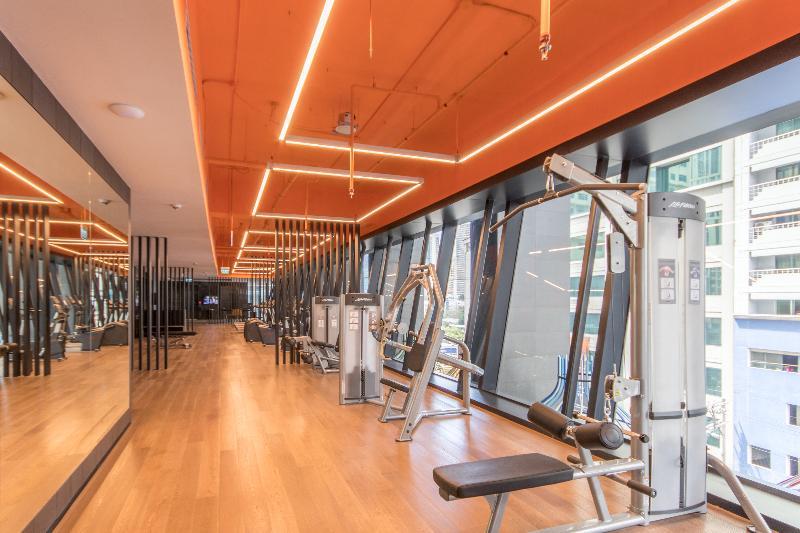 I'M Hotel - Multiple Use Hotel Makati City Exterior foto The gym at the 1018 building