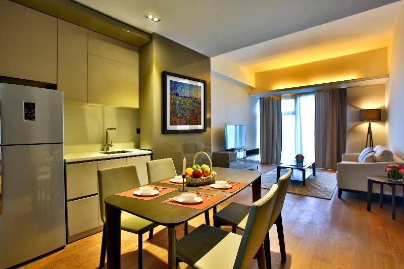 I'M Hotel - Multiple Use Hotel Makati City Exterior foto A typical apartment at The Residence