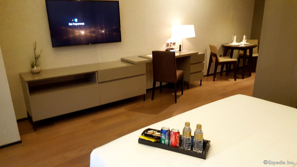 I'M Hotel - Multiple Use Hotel Makati City Exterior foto A room at the hotel